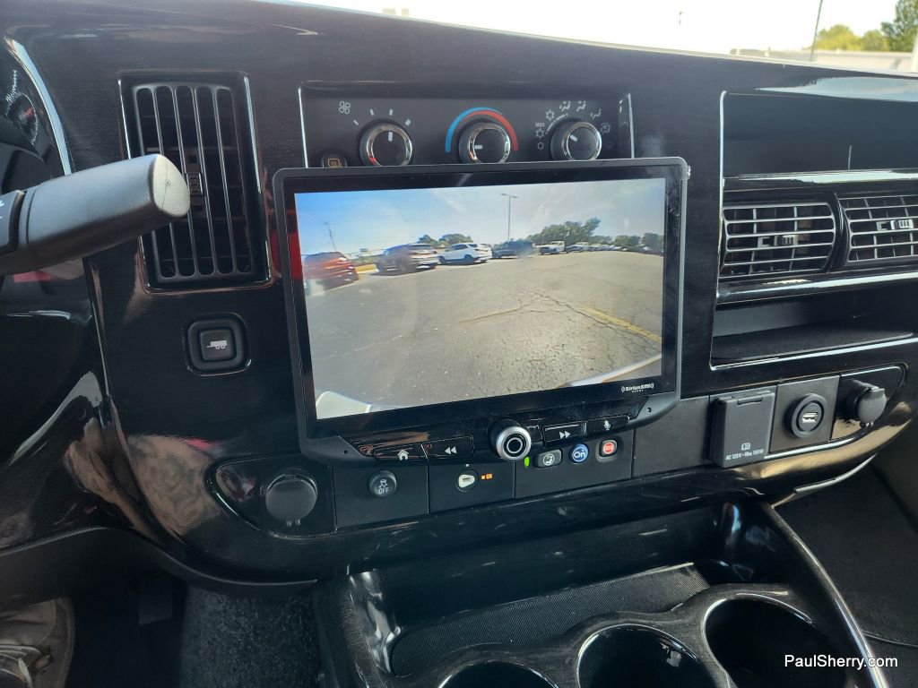 Used 2023 GMC Savana 2500 image 3