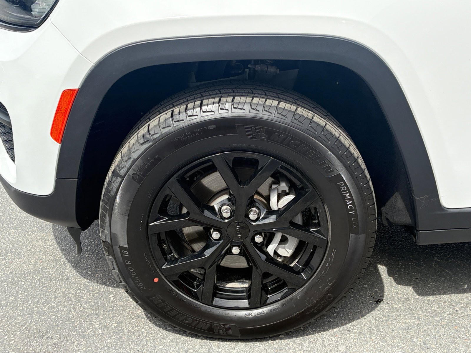 Used 2025 Jeep Grand Cherokee Altitude image 10