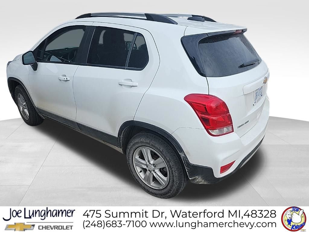 Used 2022 Chevrolet Trax LT w/ LT Convenience Package image 4