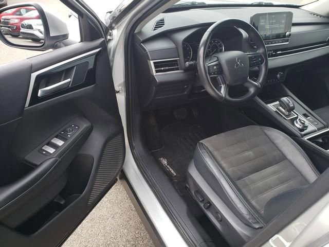 Used 2022 Mitsubishi Outlander SE image 8