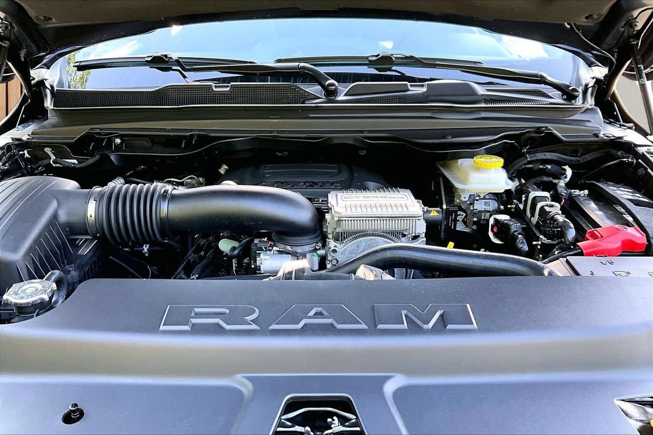 New 2026 RAM 1500 4x4 Crew Cab image 25