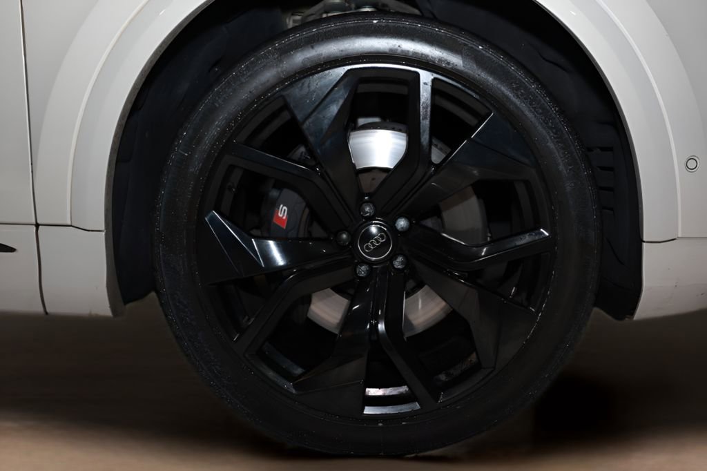 Used 2021 Audi SQ8 Premium Plus w/ SQ8 Black Optic Package image 33