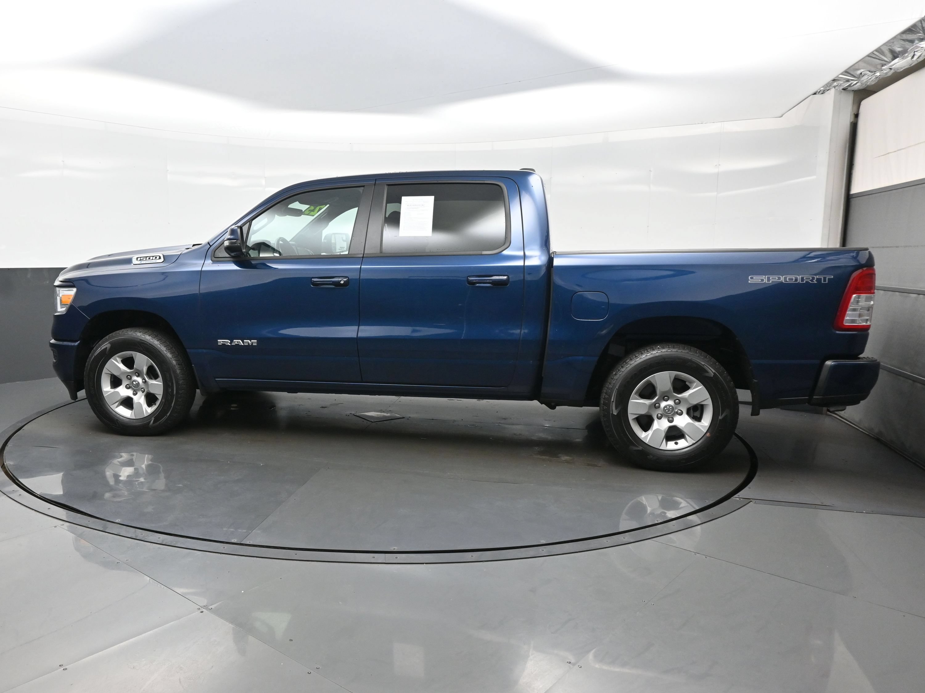 Used 2023 RAM 1500 Big Horn AWD/4WD image 3