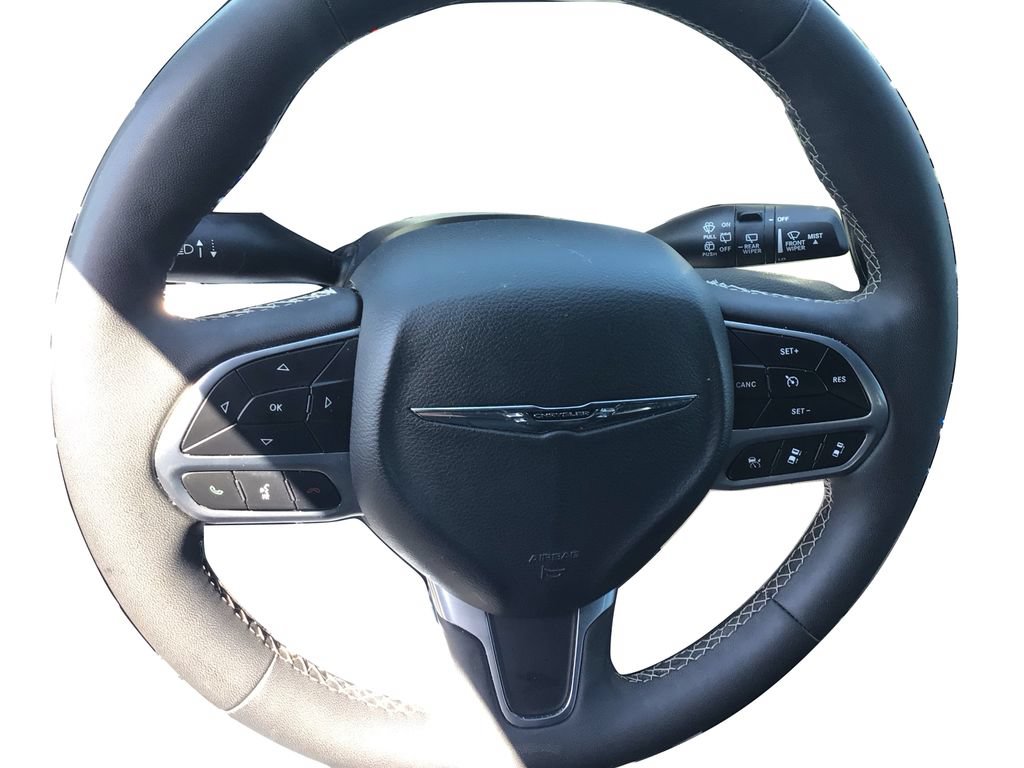 Used 2025 Chrysler Pacifica Select FWD image 17