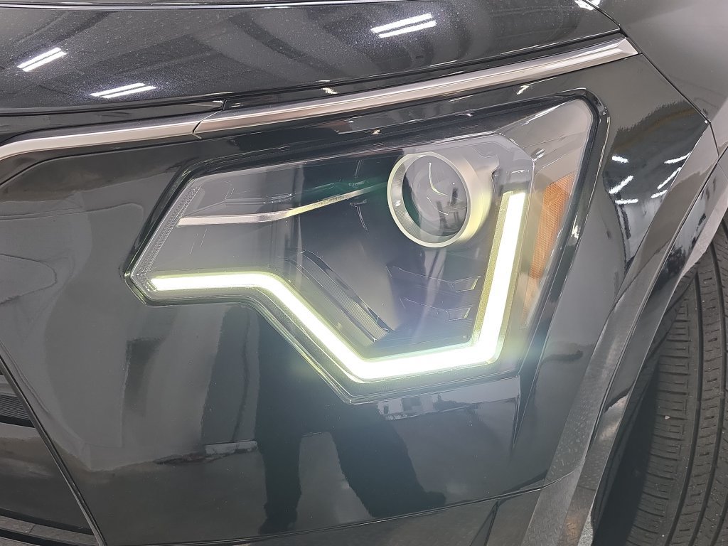 Used 2025 Kia Niro FWD image 29