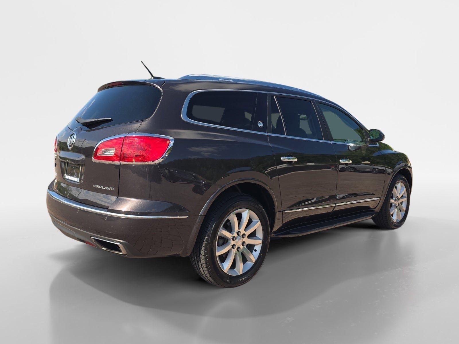 Used 2017 Buick Enclave Premium w/ Experience Buick Package FWD image 3