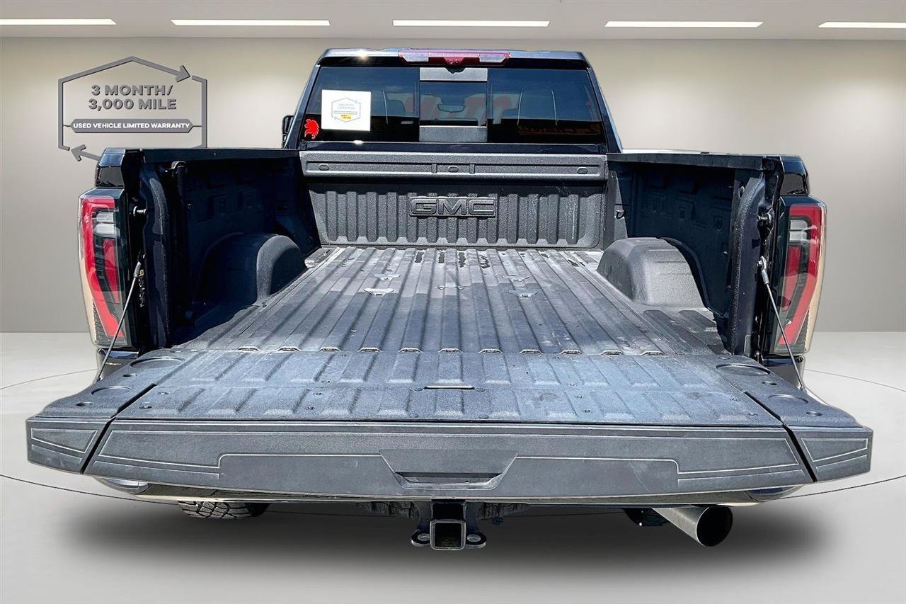 Used 2025 GMC Sierra 2500 AT4X AWD/4WD image 7