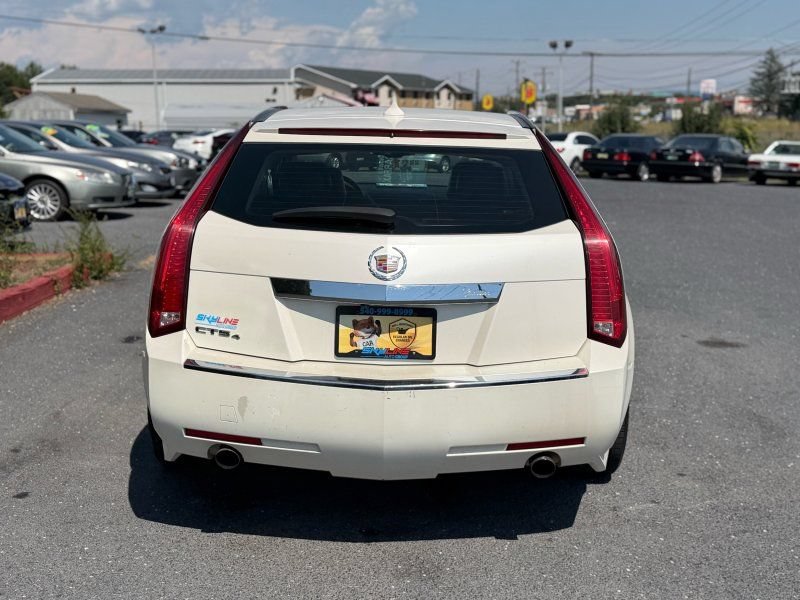Used 2011 Cadillac CTS Luxury AWD/4WD image 6