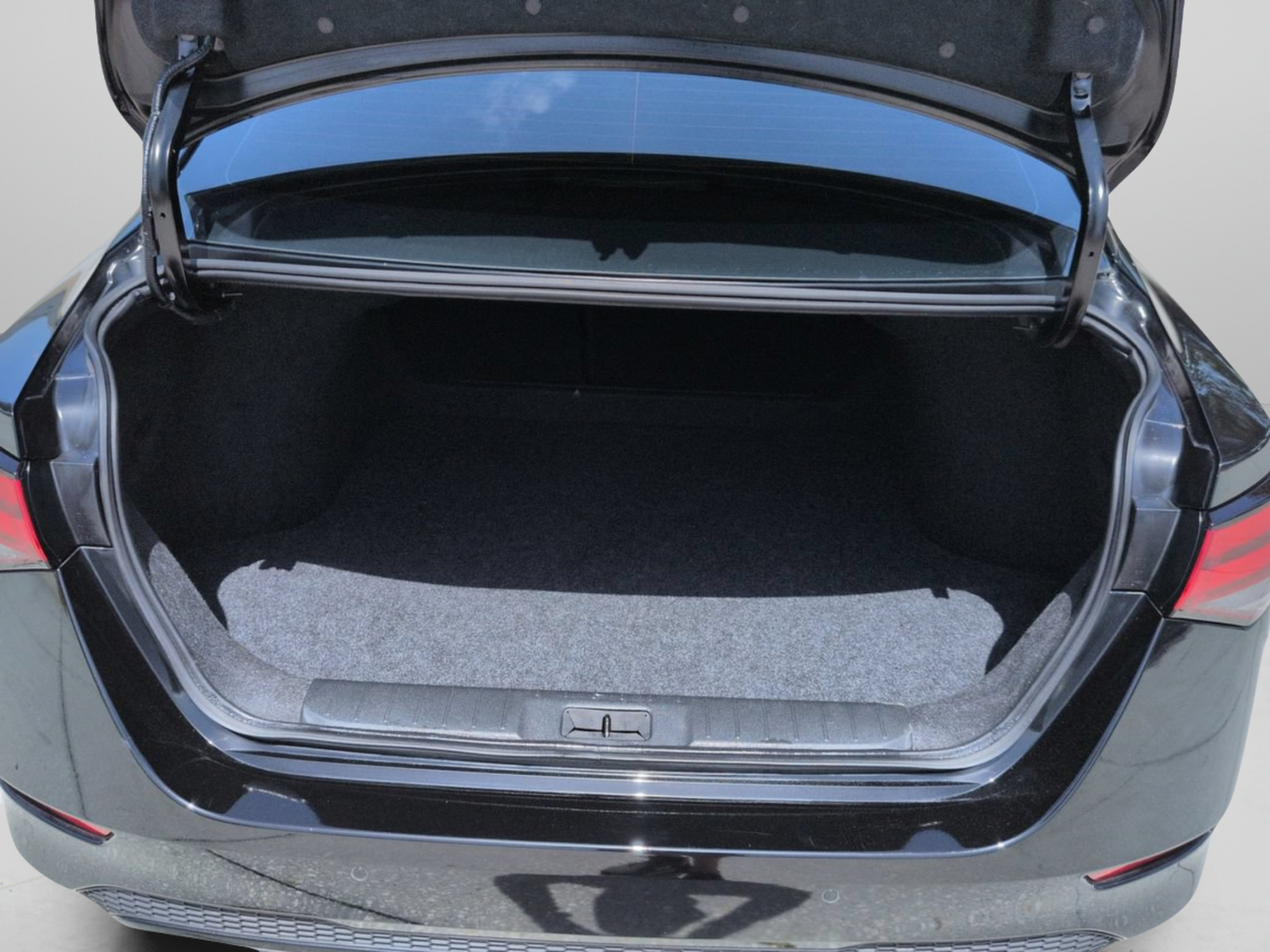 Used 2025 Nissan Sentra S FWD image 17
