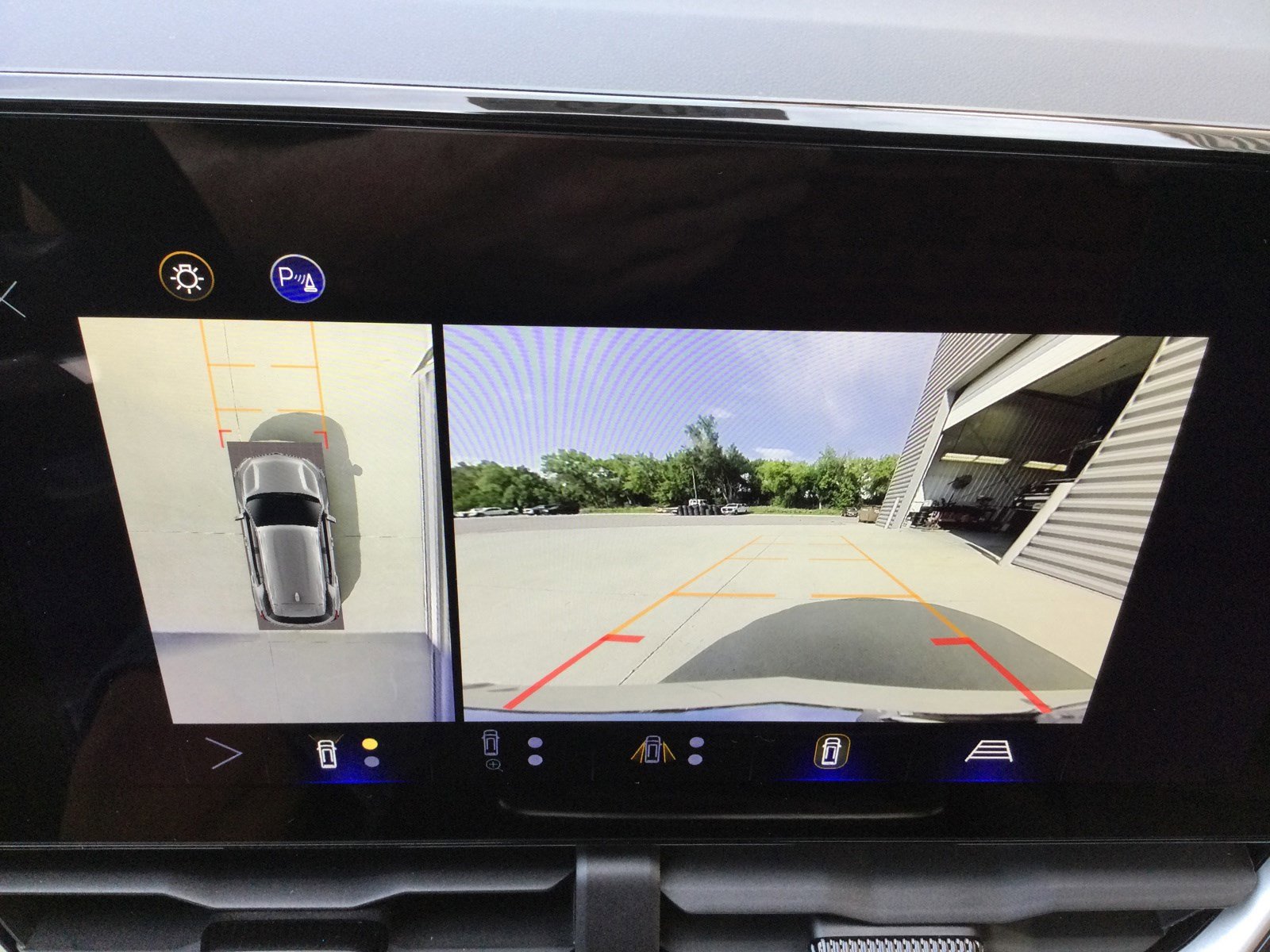 New 2025 Chevrolet Equinox LT w/ Convenience Package II image 18