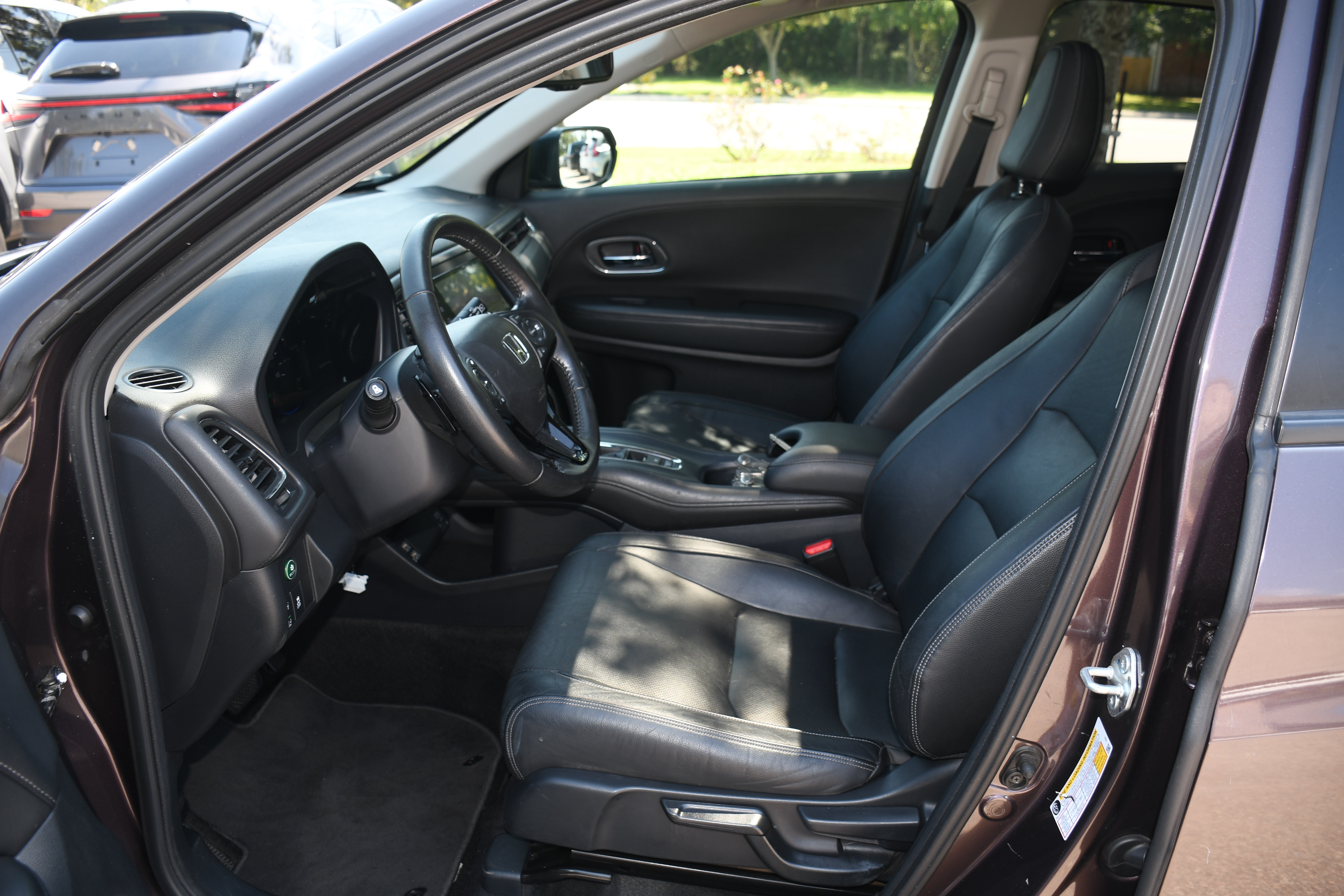 Used 2022 Honda HR-V EX-L image 8