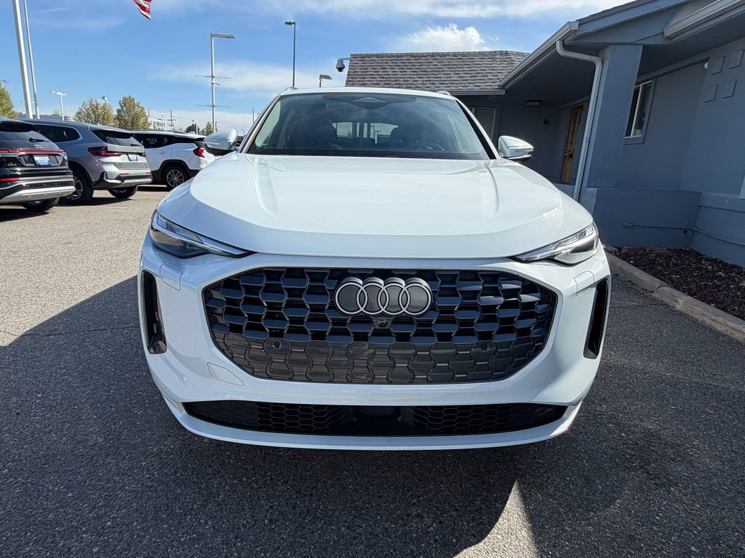 Used 2025 Audi Q5 Premium w/ Convenience Package AWD/4WD image 2