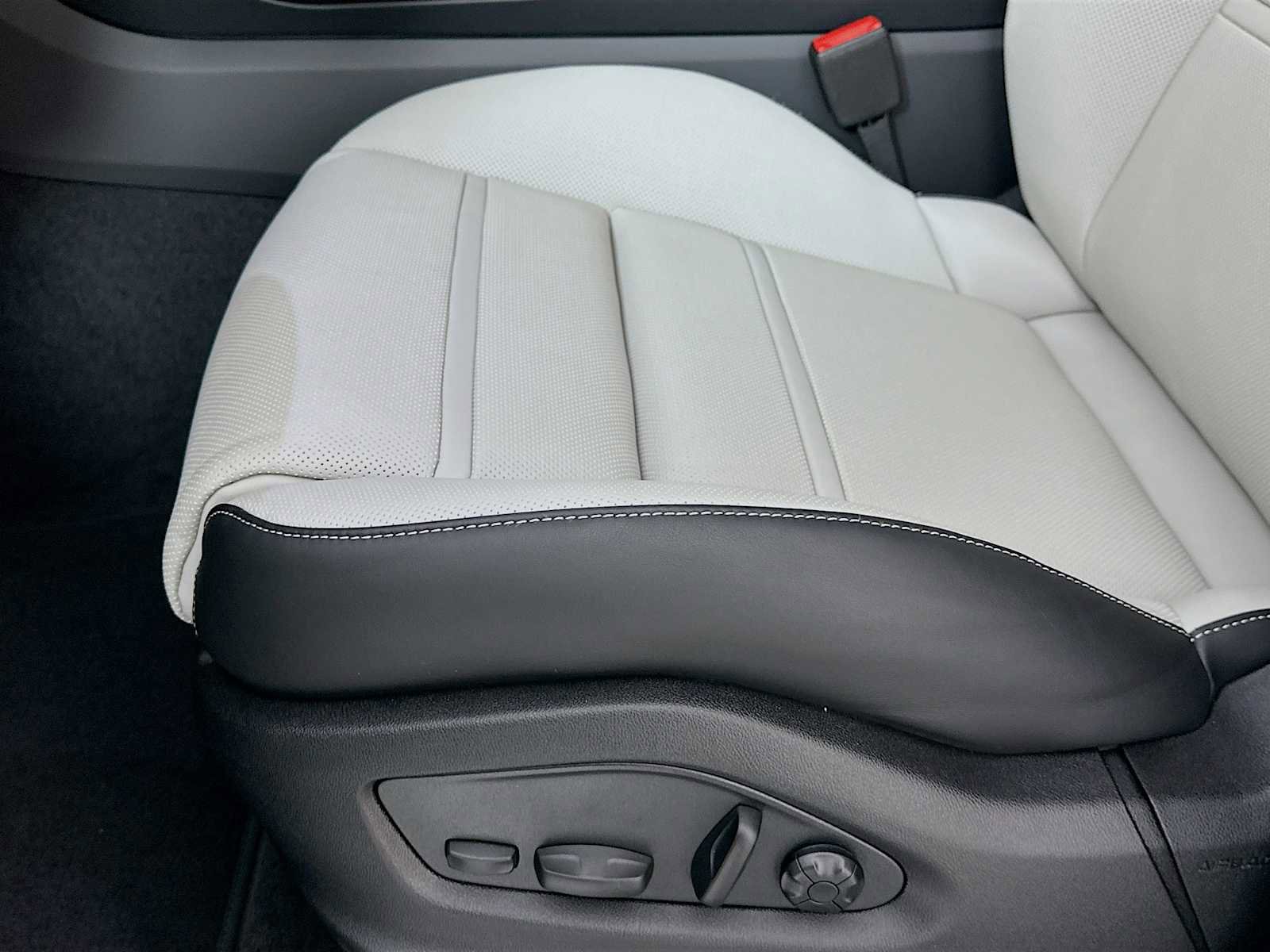 New 2026 Porsche Cayenne E-Hybrid image 12