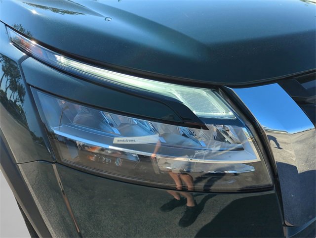 Certified 2024 Nissan Pathfinder SL image 44