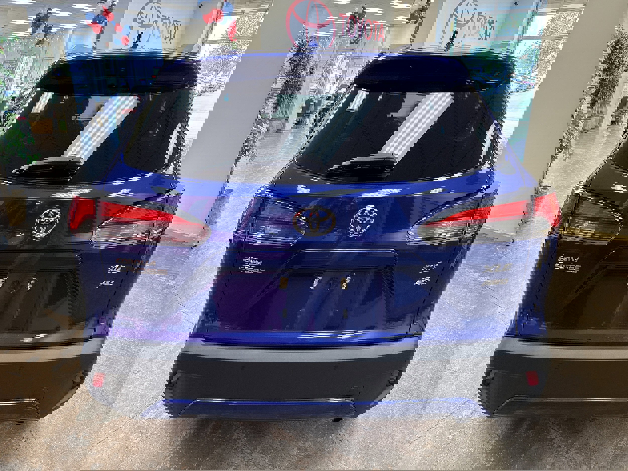 Used 2023 Toyota Corolla Cross XLE w/ Convenience Package image 10