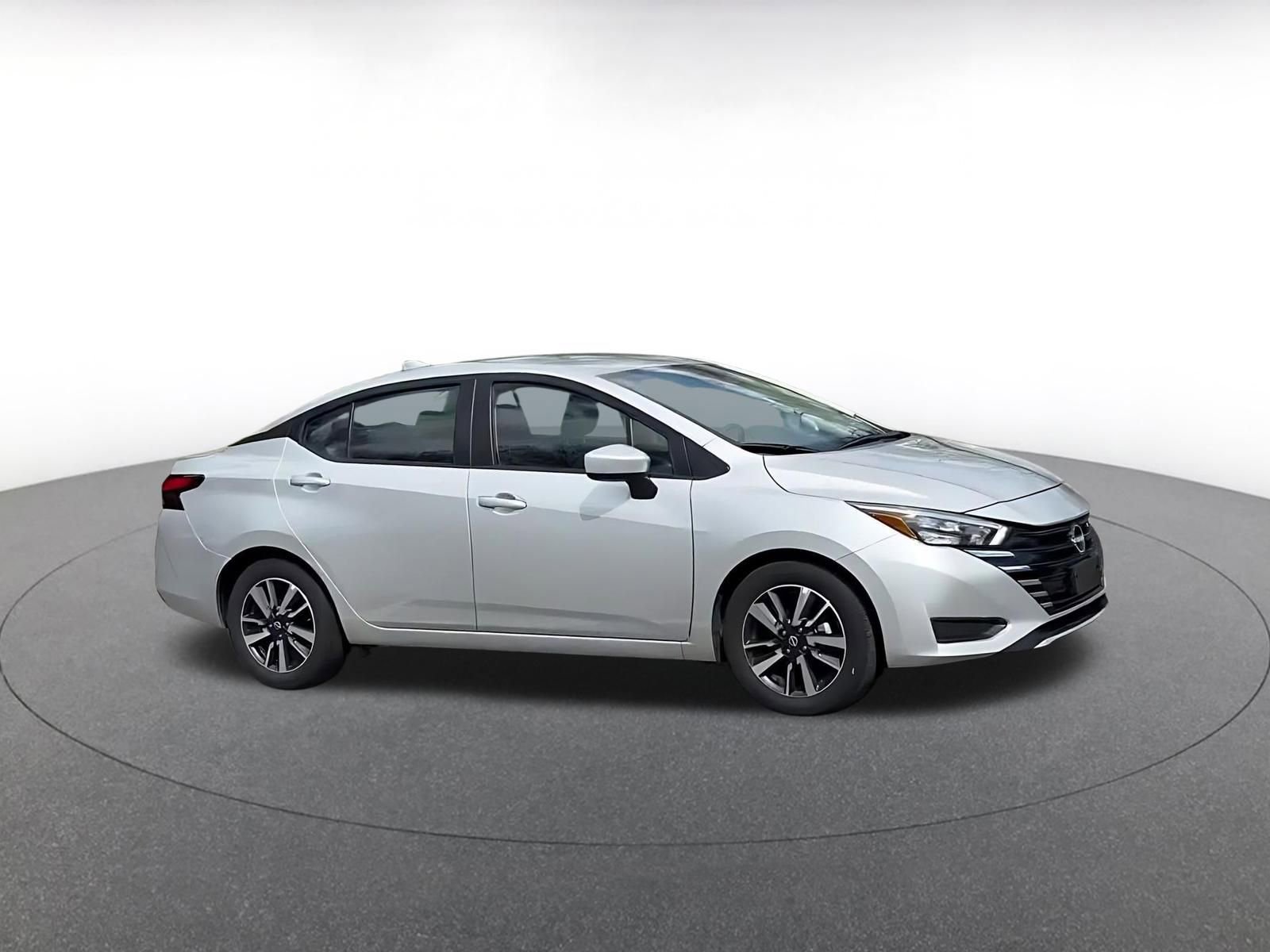 Used 2025 Nissan Versa SV FWD image 2
