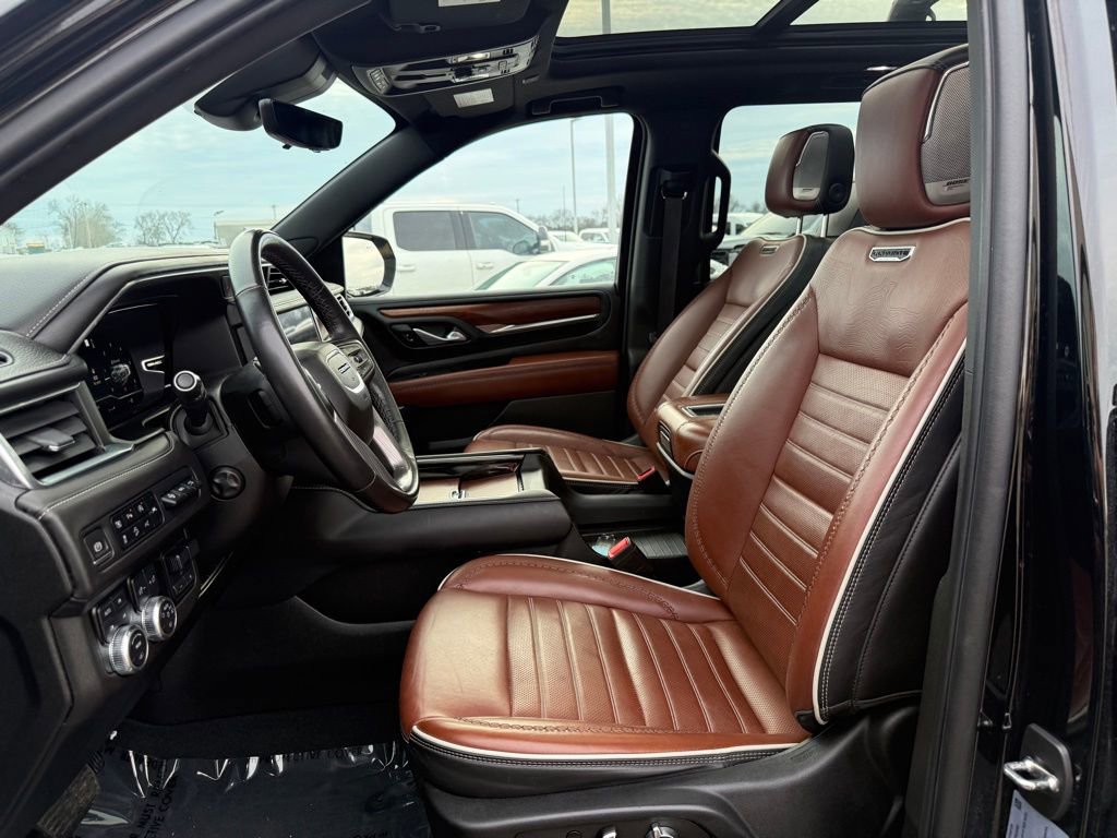 Used 2023 GMC Yukon XL Denali Ultimate image 5