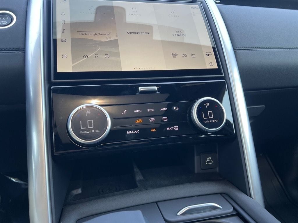 New 2025 Land Rover Discovery S AWD/4WD image 18