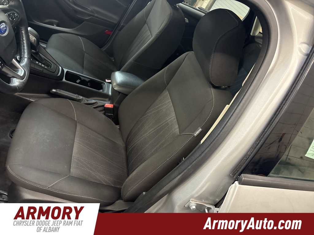 Used 2017 Ford Focus SE w/ Cold Weather Package image 12