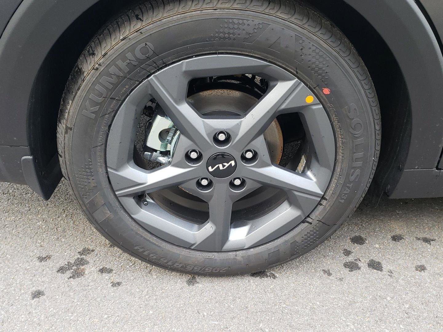 New 2025 Kia K4 LXS image 9