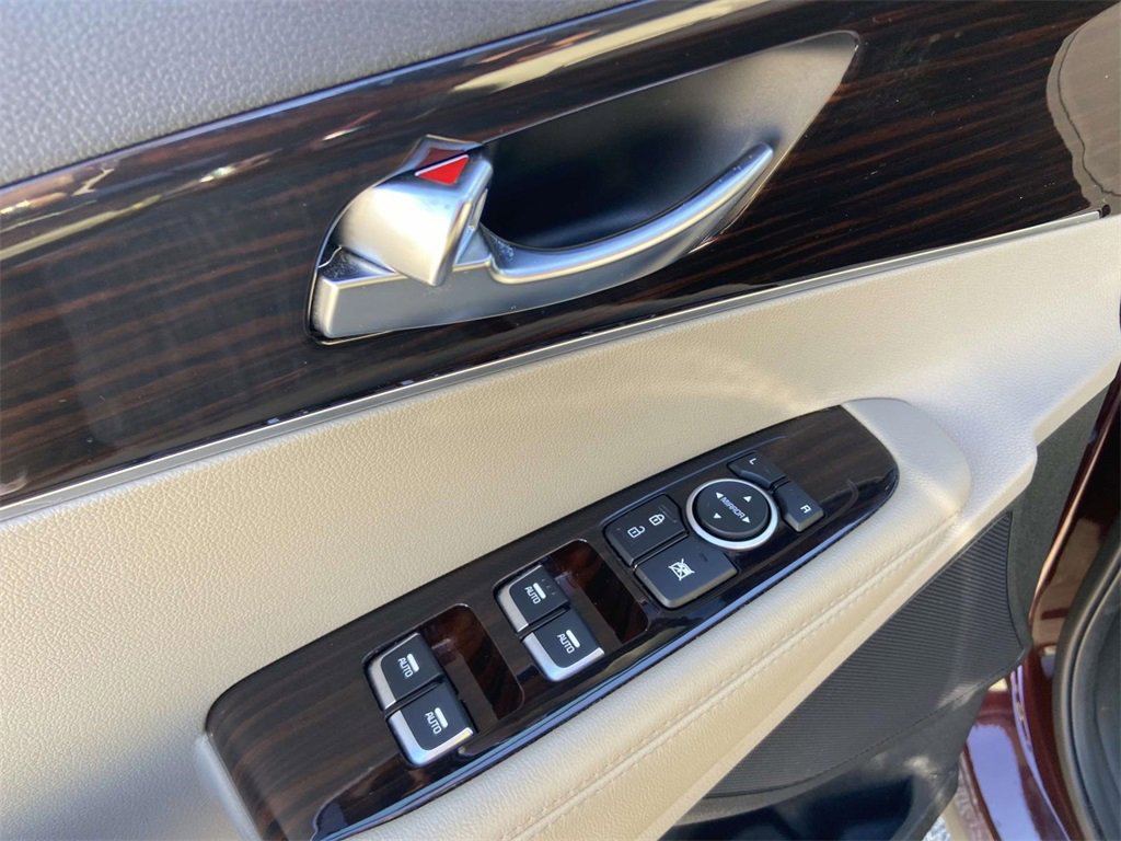 Used 2019 Kia Sorento LX w/ LX Convenience Package image 13