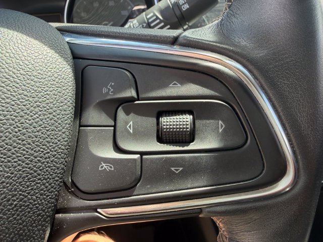 Used 2023 Buick Encore GX Essence w/ Experience Buick Package FWD image 16