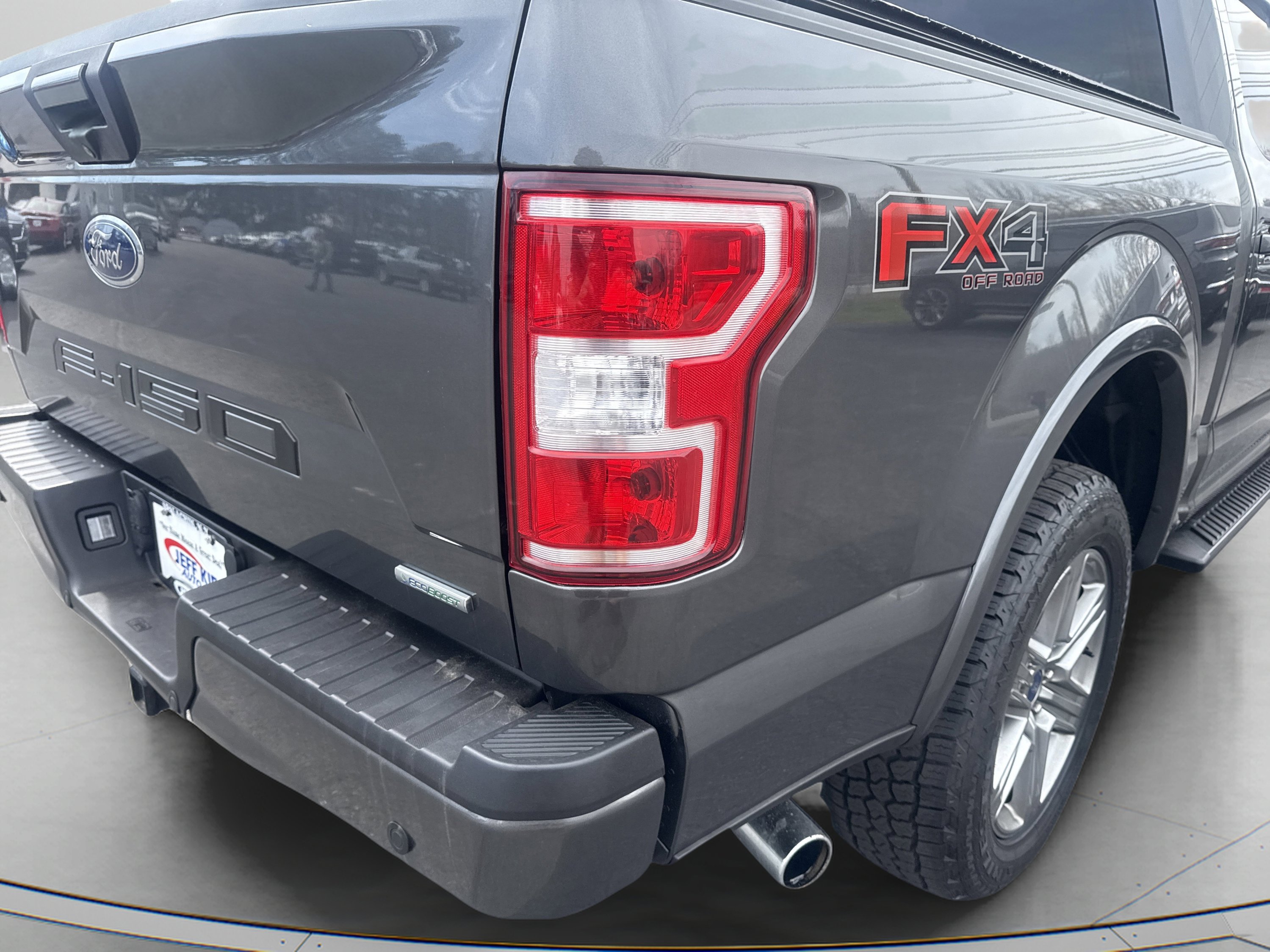 Used 2018 Ford F150 XLT w/ Equipment Group 302A Luxury AWD/4WD image 5