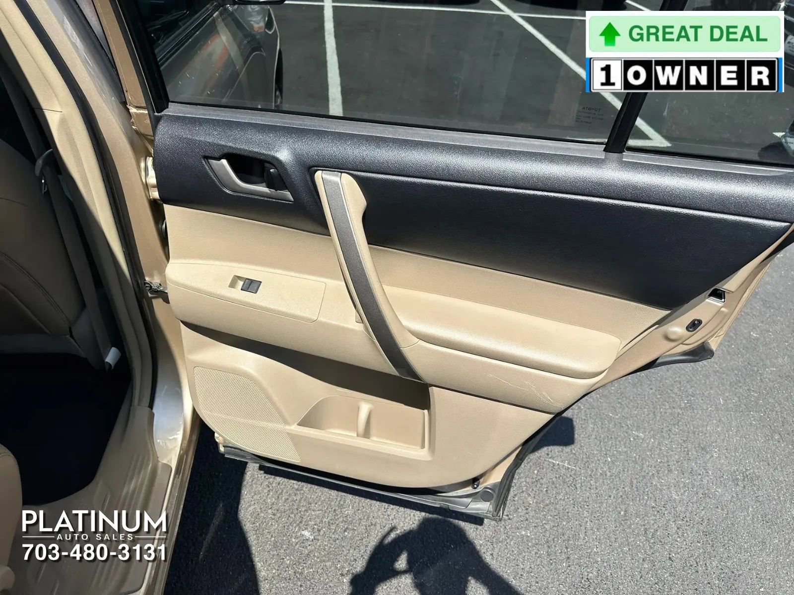 Used 2011 Toyota Highlander SE w/ Tow Pkg image 19