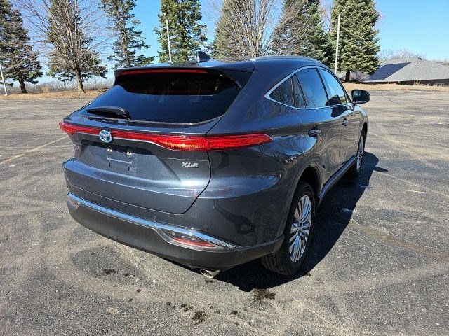 Used 2024 Toyota Venza XLE image 6