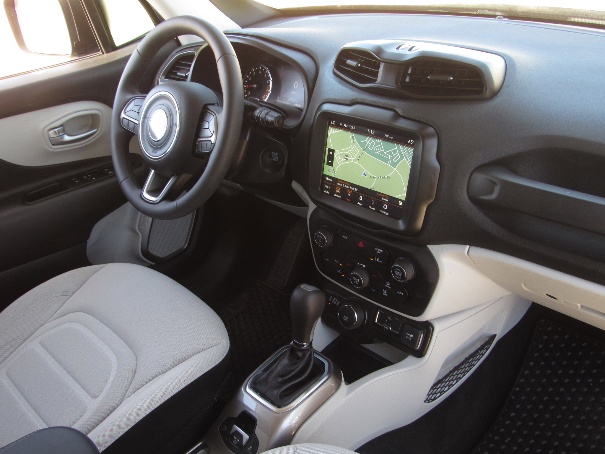 Used 2022 Jeep Renegade Latitude image 9