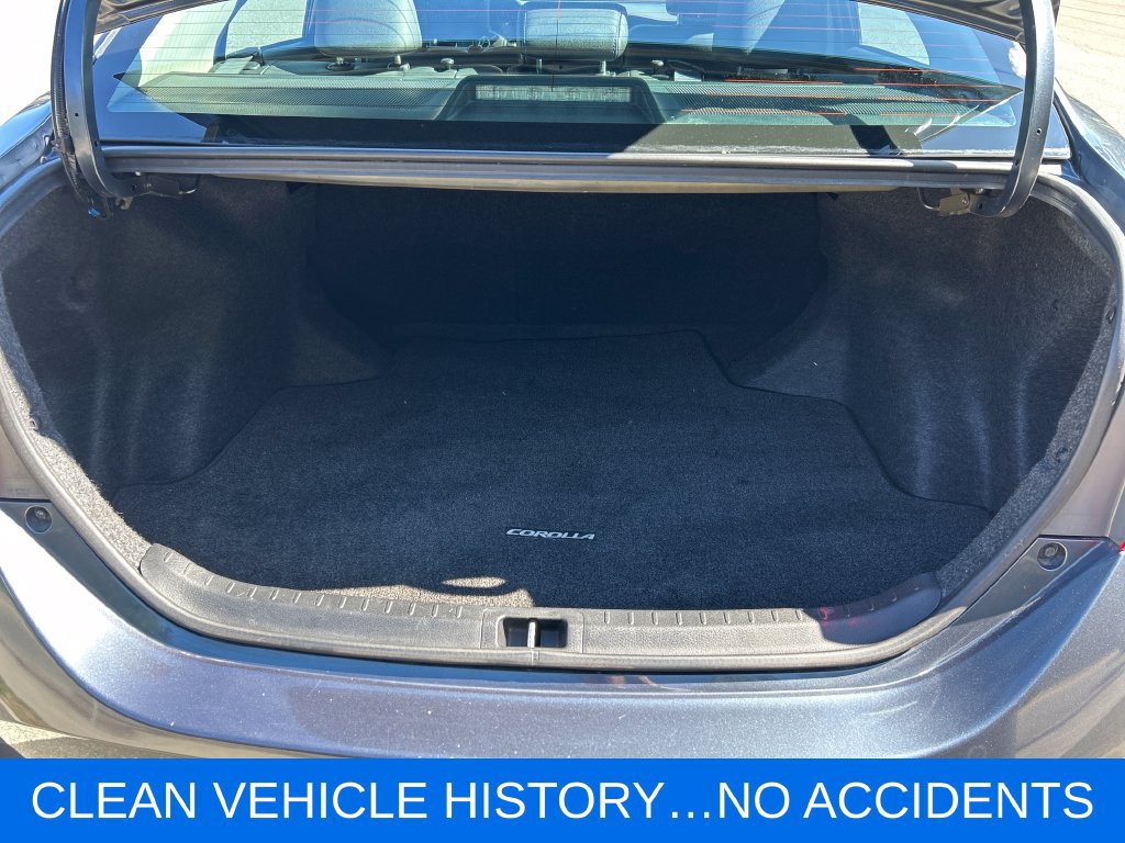 Used 2017 Toyota Corolla XSE w/ Carpet Mat Package (TMS) FWD image 2