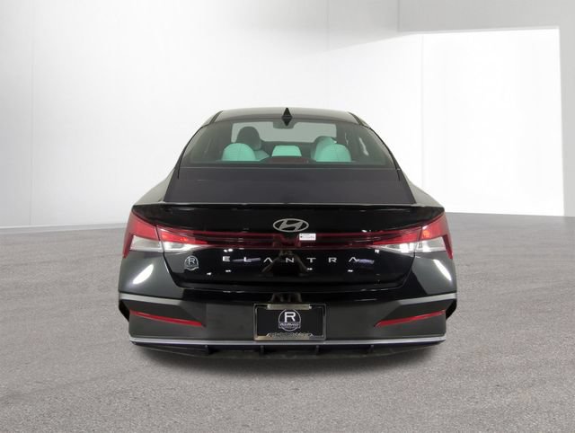 New 2026 Hyundai Elantra Sport FWD image 14