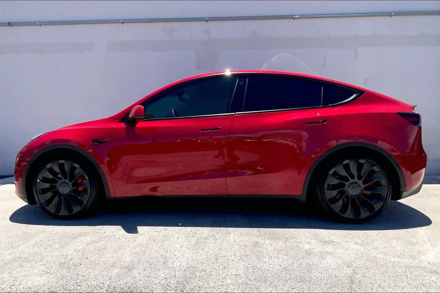 Used 2022 Tesla Model Y Performance AWD/4WD image 3