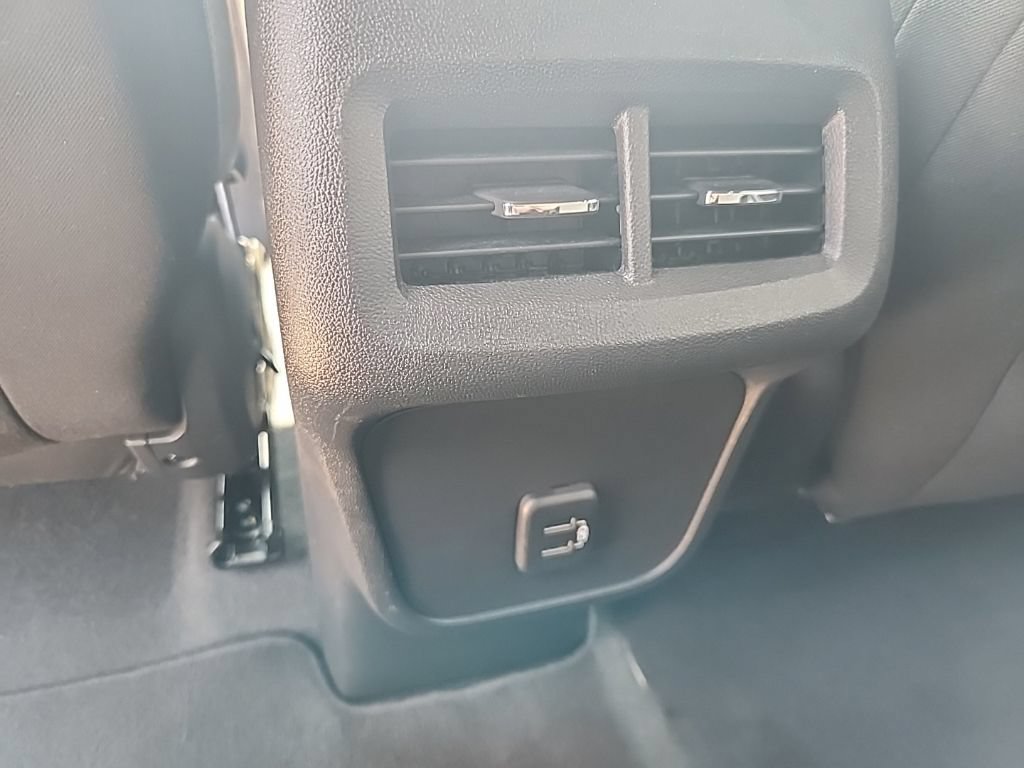 Used 2023 Chevrolet Equinox LT w/ Driver Convenience Package AWD/4WD image 14