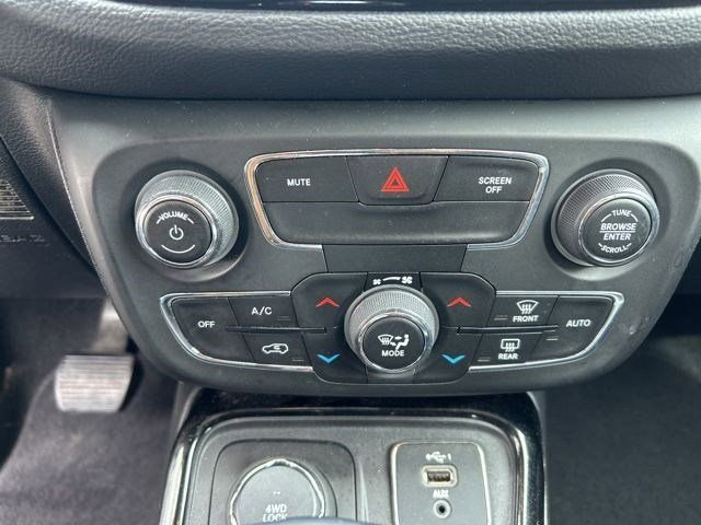 Used 2020 Jeep Compass Limited image 25