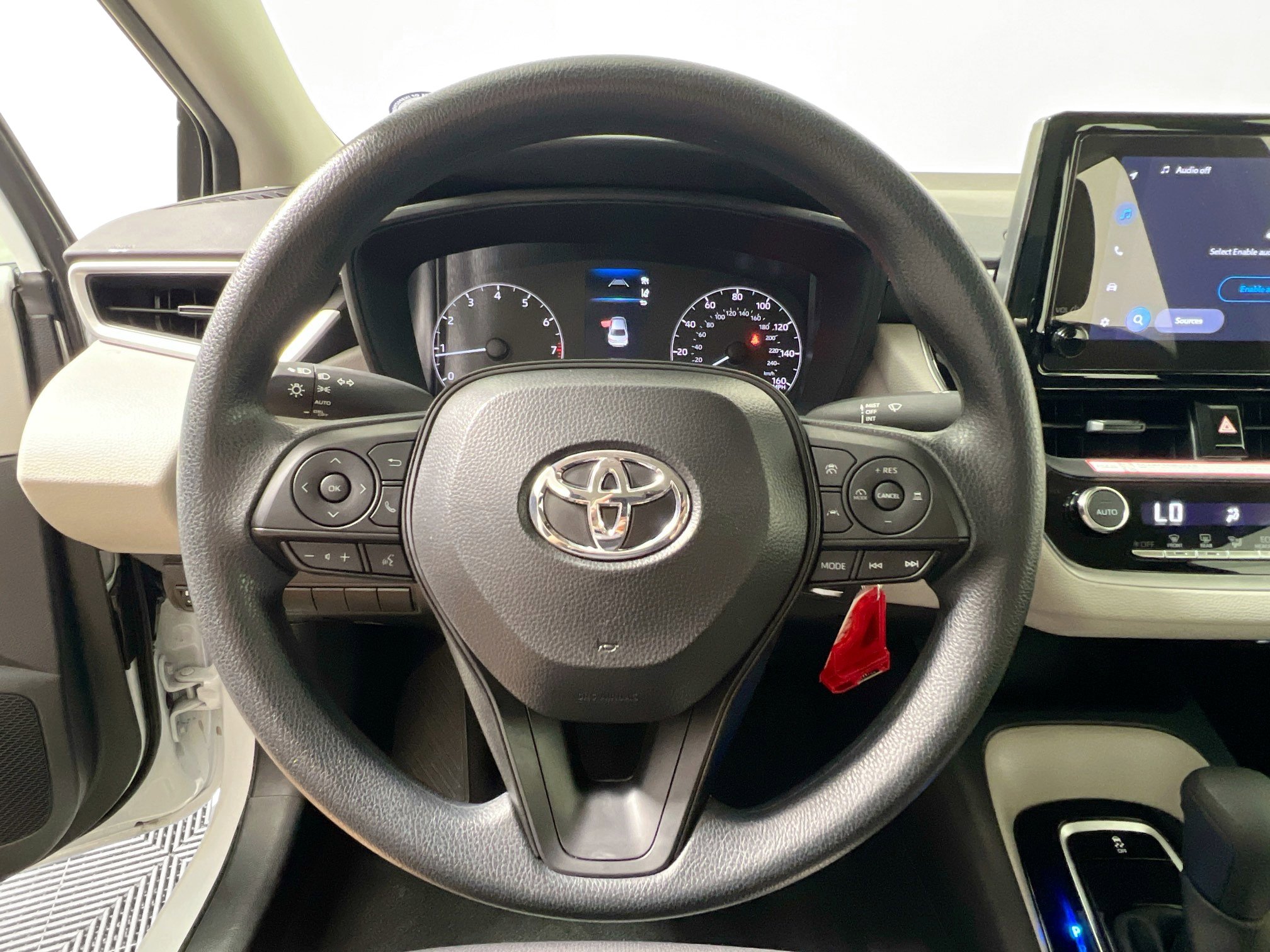 Used 2025 Toyota Corolla LE image 17