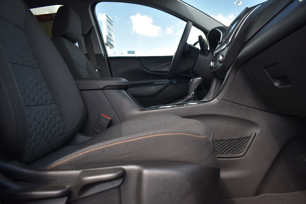 Used 2018 Chevrolet Equinox LT image 11