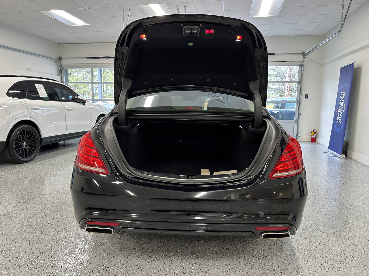 Used 2014 Mercedes-Benz S 550 Sedan image 21