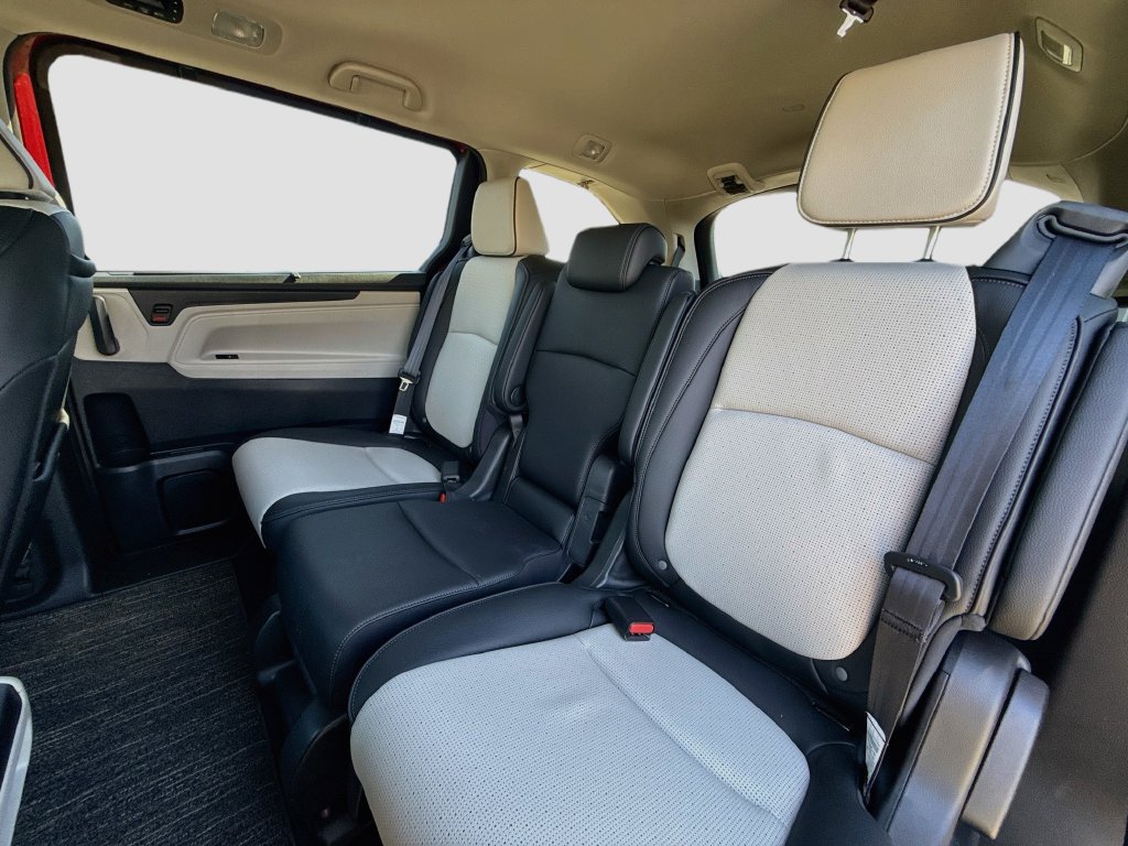 Used 2026 Honda Odyssey Elite image 30