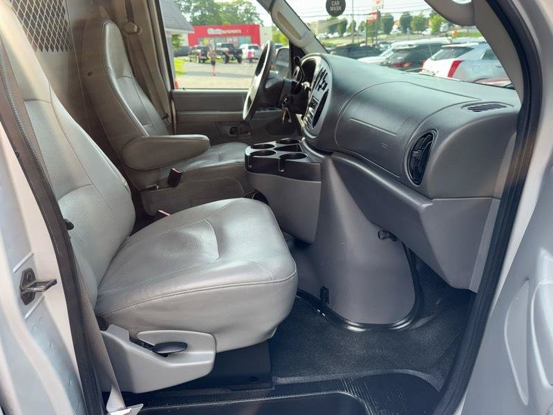 Used 2008 Ford E-250 and Econoline 250 RWD image 9