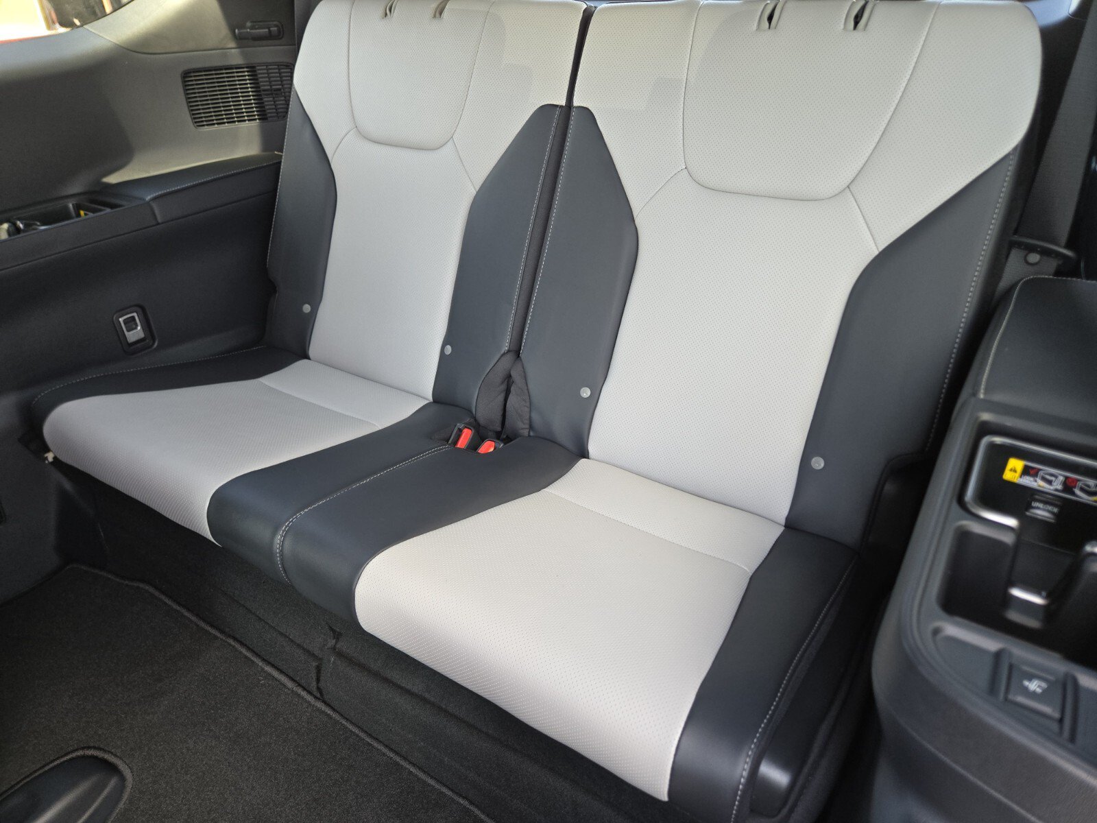 New 2026 Lexus TX 500h AWD image 8