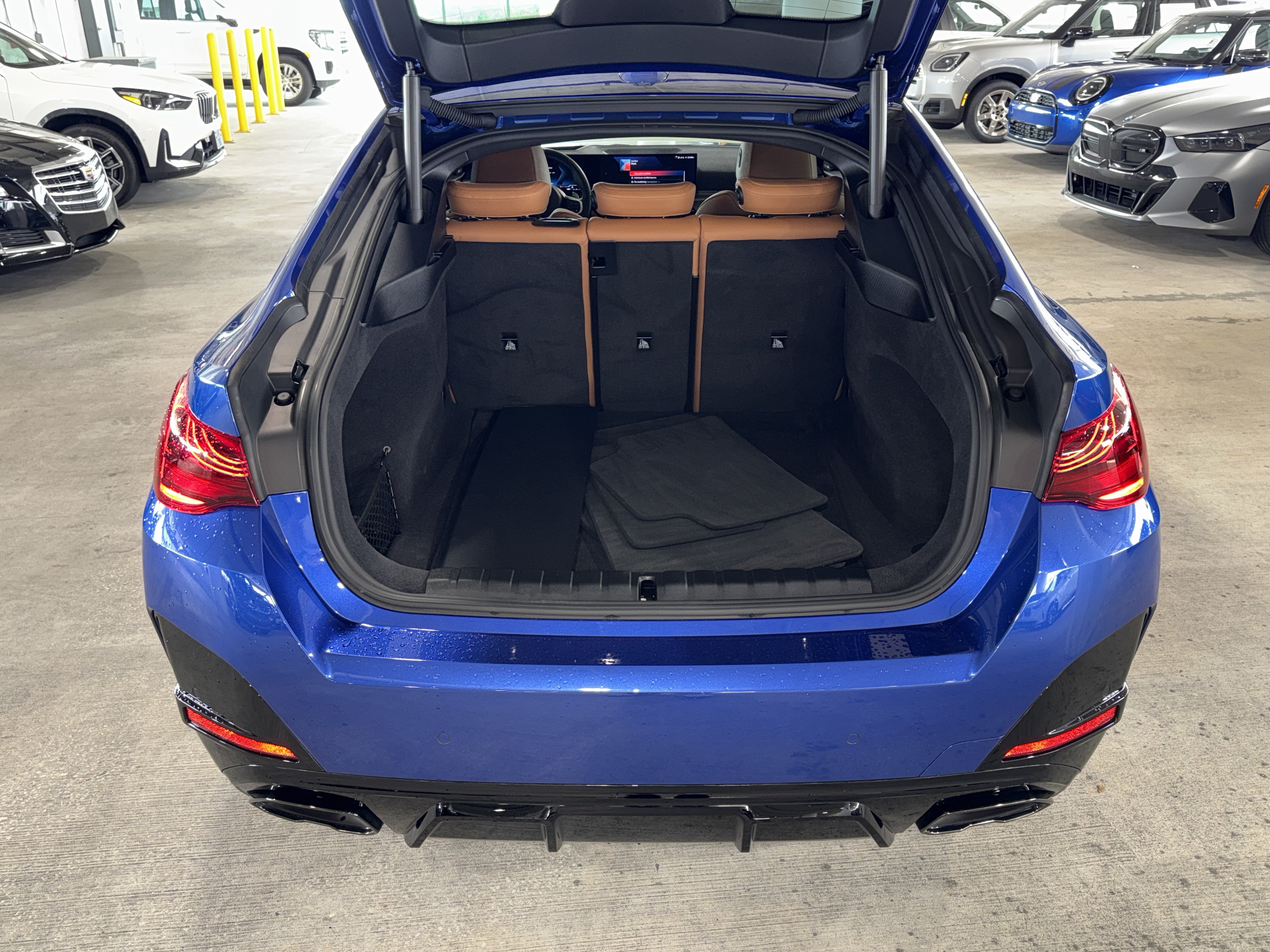 Used 2025 BMW M440i RWD image 13