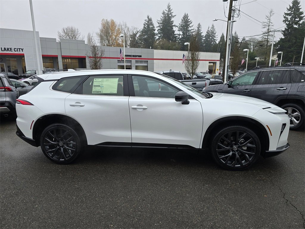 New 2025 Toyota Crown Signia image 8