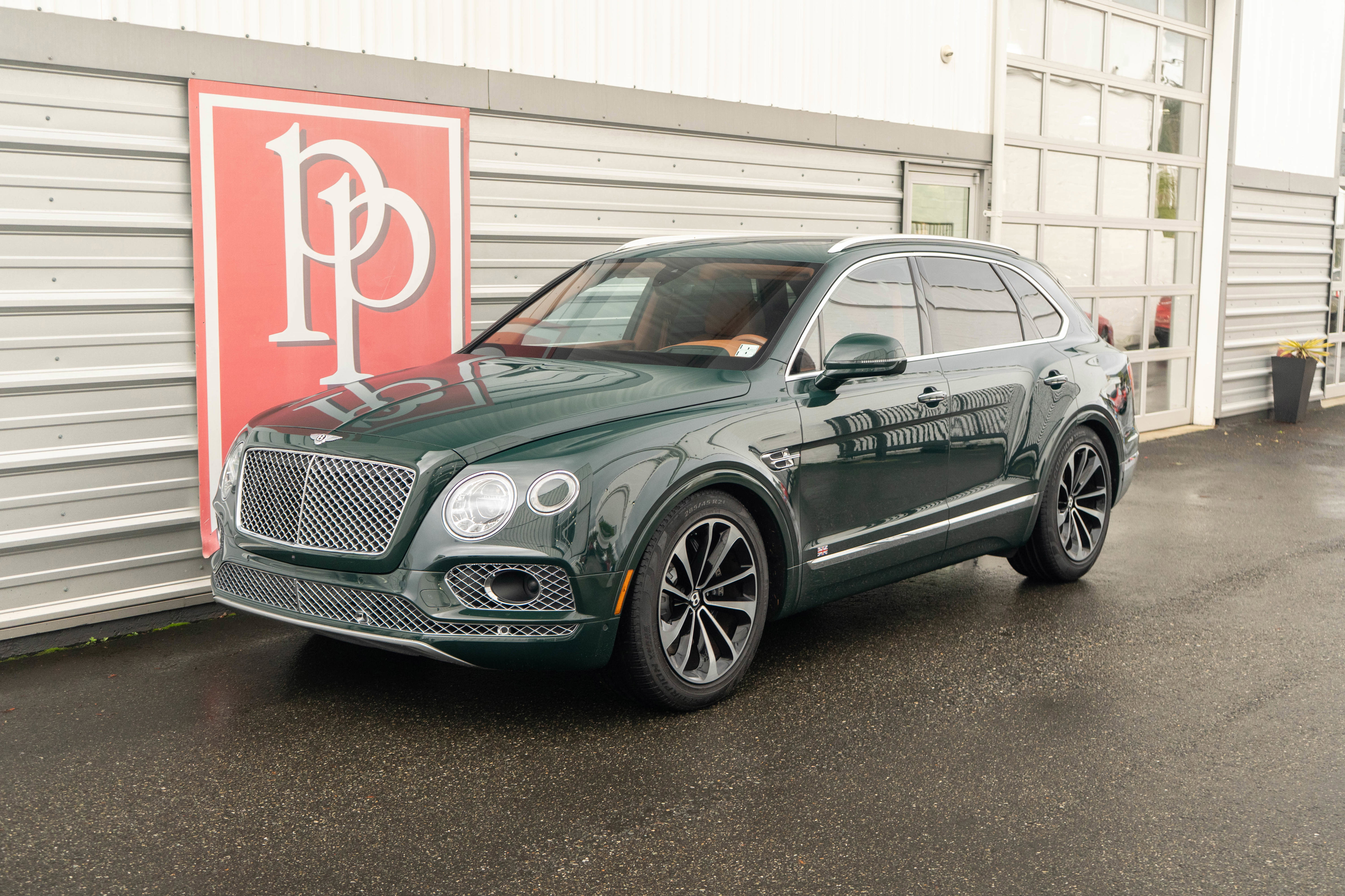 Used 2017 Bentley Bentayga image 48