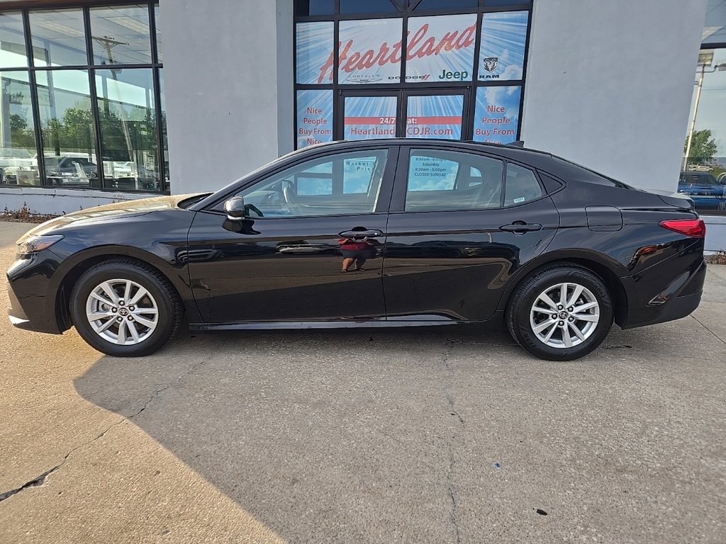 Used 2025 Toyota Camry LE FWD image 4