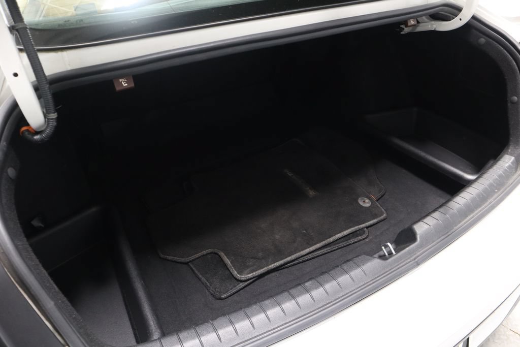 Used 2023 Hyundai Sonata Limited w/ Preferred Accessory Package FWD image 17