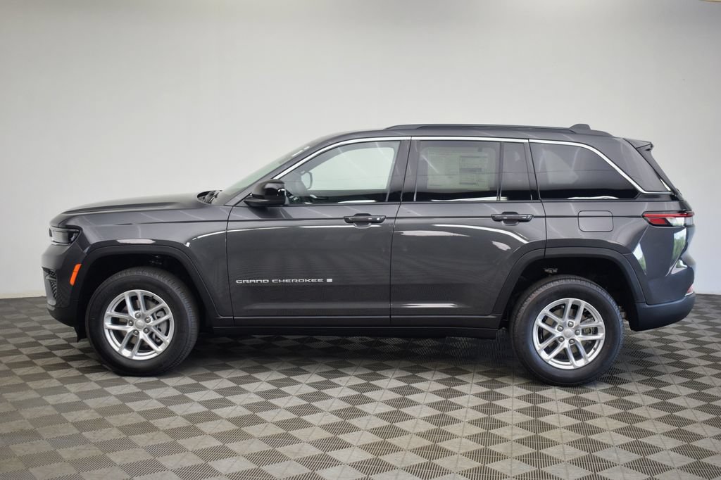 New 2026 Jeep Grand Cherokee Laredo AWD/4WD image 12