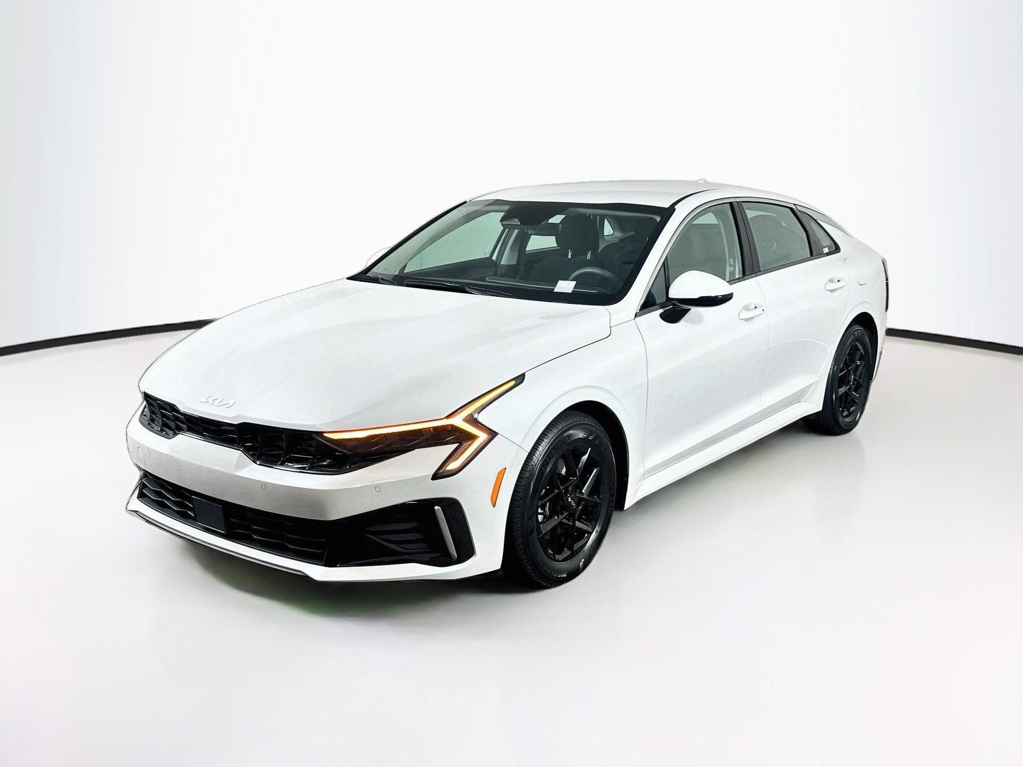 Used 2025 Kia K5 LXS FWD image 3