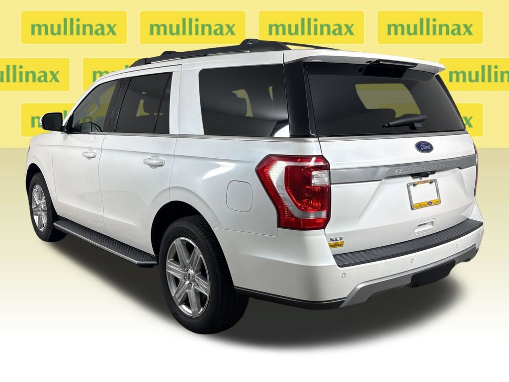 Used 2019 Ford Expedition XLT w/ Equipment Group 202A AWD/4WD image 11