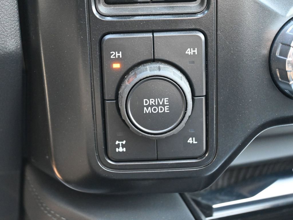 Used 2025 Ford F350 Platinum image 29